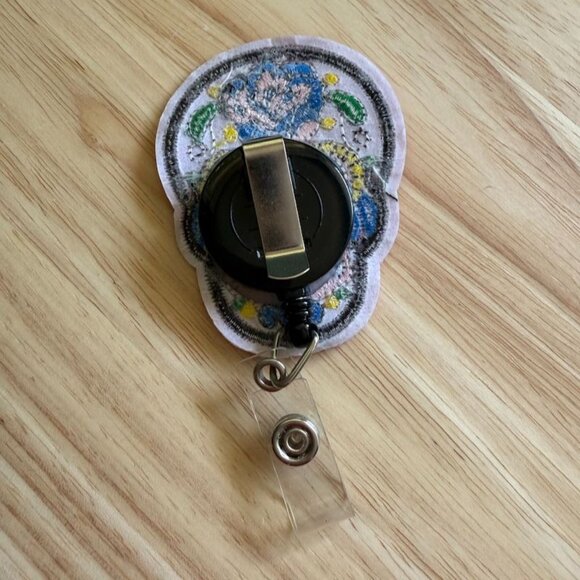 Vintage Dead Sugar Skull Retractable Reel Name Badge Holder w Clip Embroidered P - Picture 2 of 3